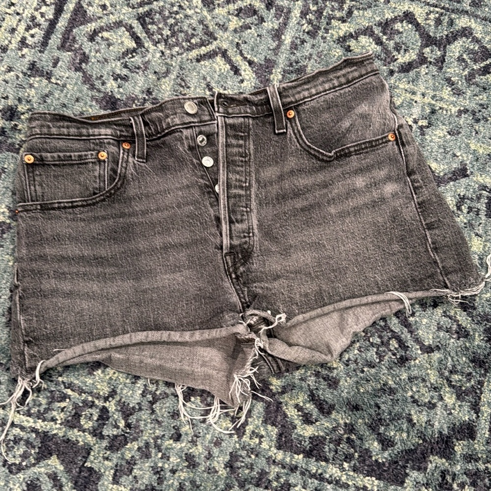 Levi’s Black denim wash cut off shorts